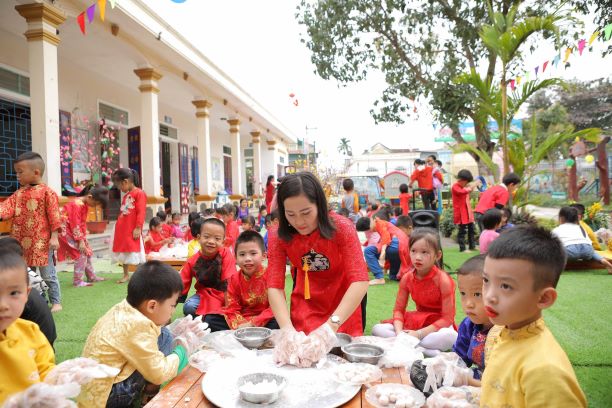 Ảnh bé vui đón tết năm 2020 x jpgv(1)