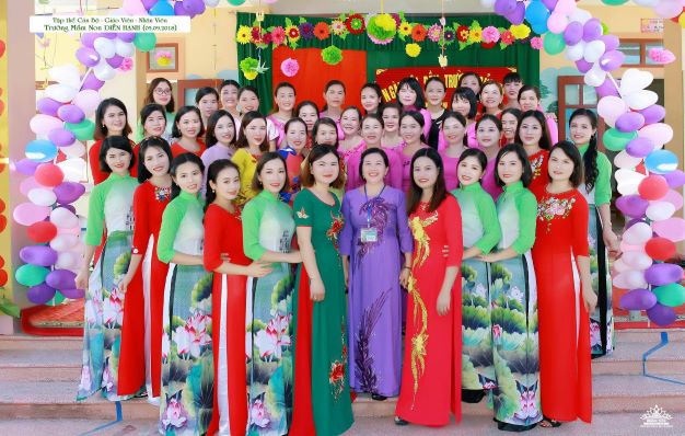 Ảnh hội đồng trường