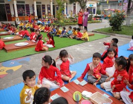 Ảnh bé vui đón tết năm 2020