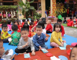 Ảnh bé vui đón tết năm 2020